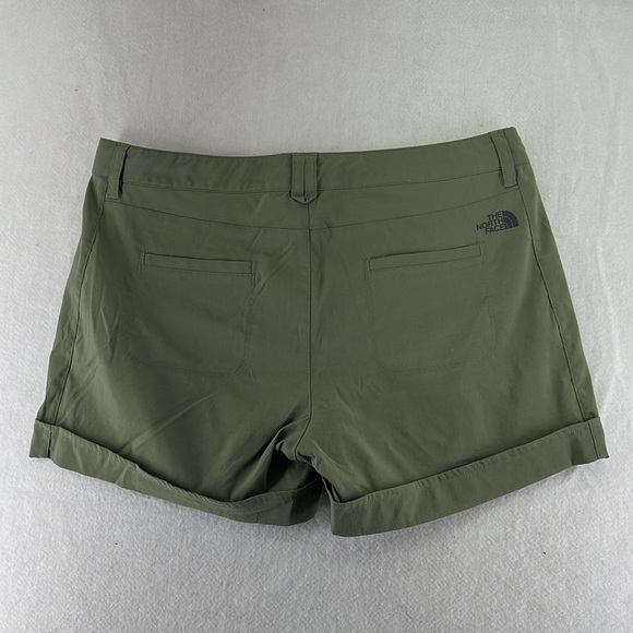 The North Face Shorts Green Cuffed Womens Size 12 Mid Rise Hiking Active - Picture 9 of 11